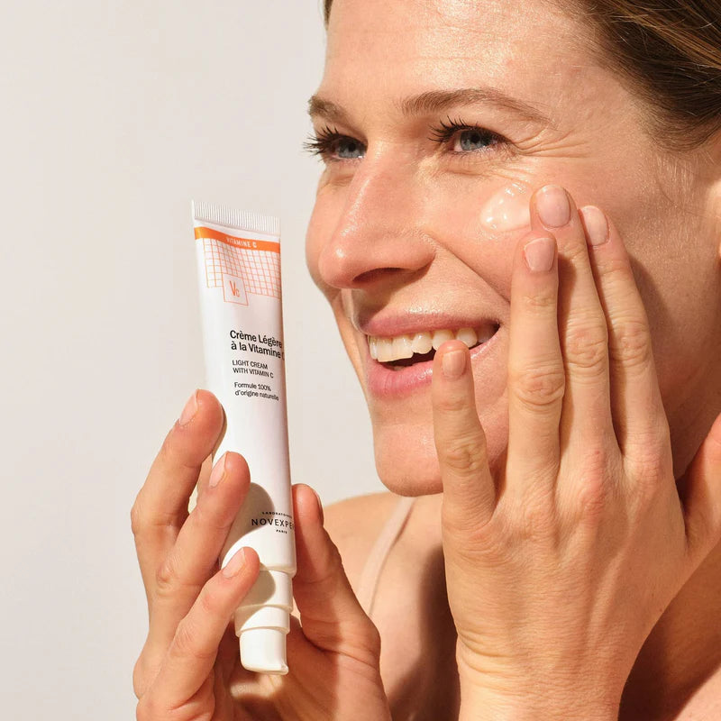 Novexpert Lagana Krema sa Vitaminom C – Hidratacija, Sjaj i Anti-Age Nega